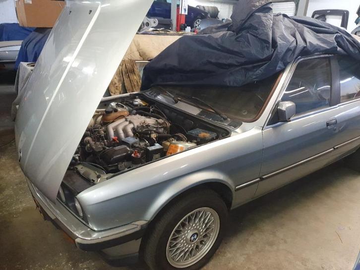 BMW 3-Serie 2.0 I 320 1984 Blauw en ORIGINEEL/BELASTINGVRIJ, Auto's, BMW, Particulier, 3-Serie, ABS, Elektrische buitenspiegels