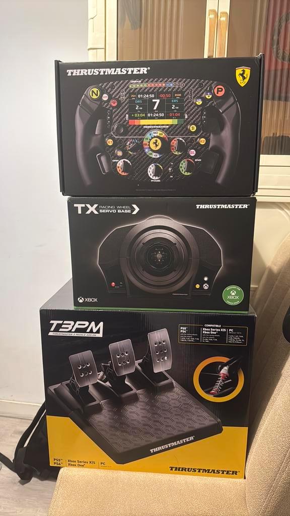 Thrustmaster Sf1000 + Tx servo base + Thrustmaster t3pm ped., Spelcomputers en Games, Spelcomputers | Xbox | Accessoires, Gebruikt
