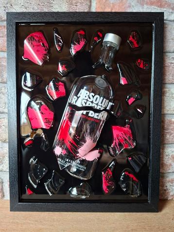 Absolut raspberri vodka fles verwerkt in een lijst met Epoxy beschikbaar voor biedingen