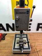 Kolomboormachine met kruistafel en machineklem, Ophalen, Gebruikt, Kolomboormachine