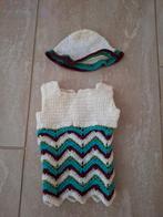 Handgemaakt poppenjurkje met mutsje, past baby born, Ophalen of Verzenden, Zo goed als nieuw, Kleertjes