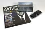 Universal Hobbies 1:43 Ford Fairlane (1957) James Bond +BLAD, Ophalen of Verzenden, Zo goed als nieuw, Auto, Universal Hobbies