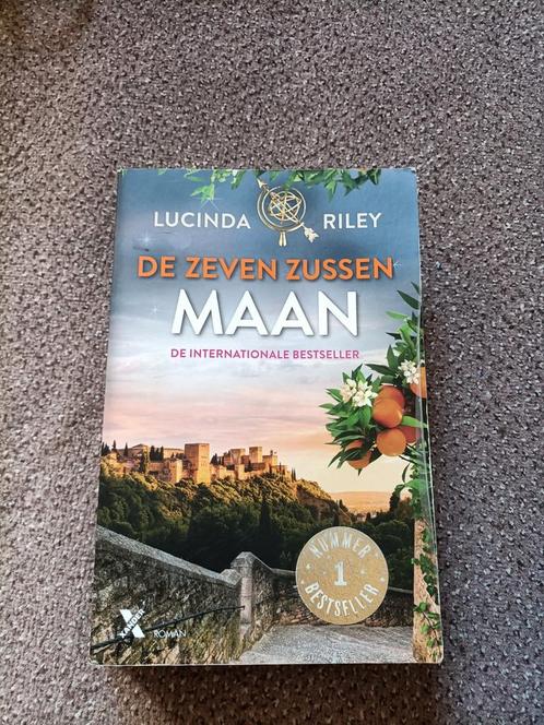 Lucinda Riley - Maan, Boeken, Literatuur, Zo goed als nieuw, Nederland, Ophalen of Verzenden