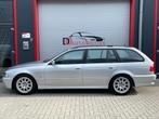 BMW 5-serie Touring 520i Special Edition Lifestyle DAK/NAVI/, 2171 cc, Achterwielaandrijving, Gebruikt, Zwart