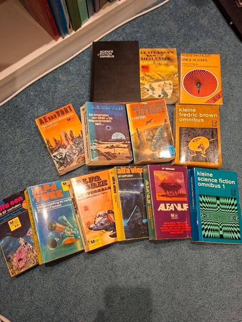 Diverse SF inclusief de Alfa series 1 t/m 5, Boeken, Fantasy, Zo goed als nieuw, Ophalen of Verzenden