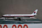 Dragon Wings: Airbus A330-300 Malaysia 1/400 met OVP, Ophalen of Verzenden, Zo goed als nieuw, Schaalmodel