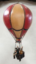 Decoratieve houten vintage luchtballon met mandje, Antiek en Kunst, Ophalen of Verzenden