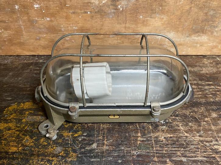 Leuke Bully Lamp - kooilamp industrieel vintage mancave, Huis en Inrichting, Lampen | Wandlampen, Gebruikt, Glas, Metaal, Ophalen of Verzenden