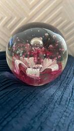 Roze   glasbol met bloem, Ophalen of Verzenden