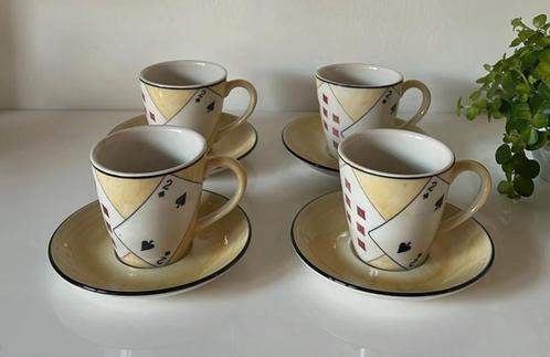 4 Vic’s kaartspel kop en schotels, Huis en Inrichting, Keuken | Servies, Zo goed als nieuw, Kop(pen) en/of Schotel(s), Overige stijlen