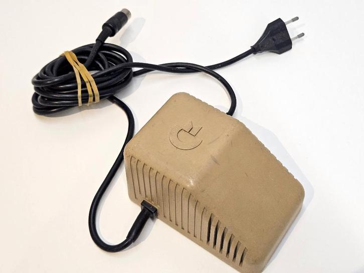 Commodore 64 Breadbin Voeding Goed Werkend, Computers en Software, Vintage Computers, Ophalen of Verzenden