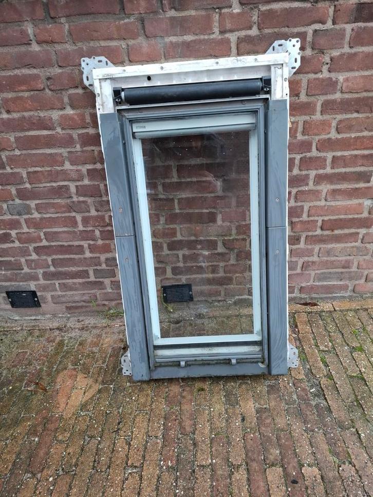 Velux Dakraam 55x98 GPU F06 met Zonwering & Gordijn, Doe-het-zelf en Verbouw, Glas en Ramen, Gebruikt, Dakraam, 80 tot 120 cm
