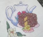 Borduurpatroon  Koffiekan met Gebak   nr 8411, Hobby en Vrije tijd, Borduren en Borduurmachines, Verzenden, Nieuw, Handborduren