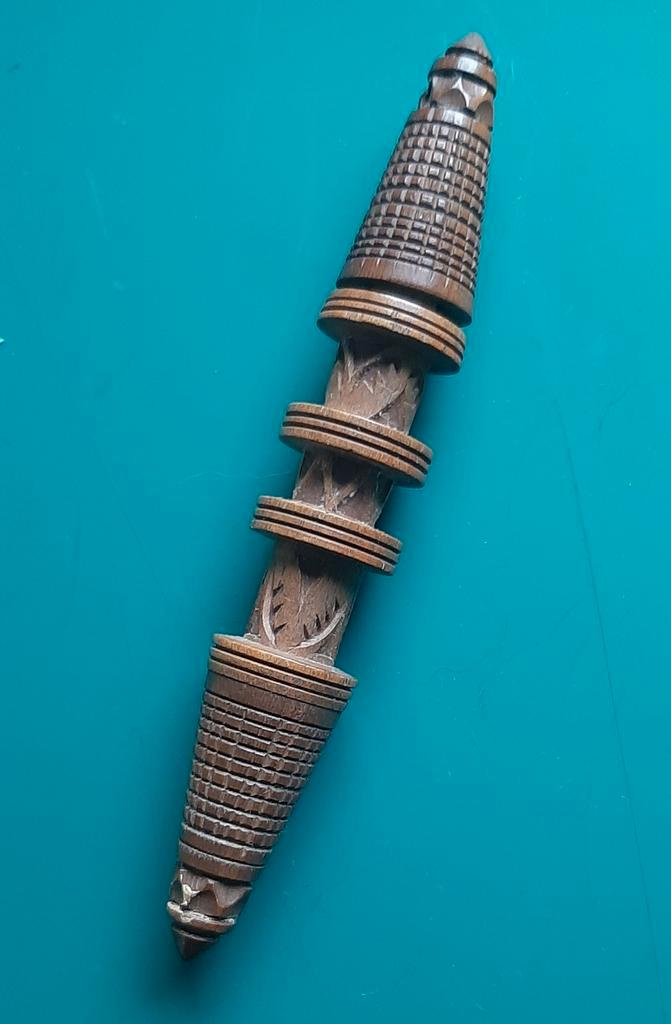 Antieke houten naaldenkoker, Antiek en Kunst, Kunst | Overige Kunst, Ophalen of Verzenden