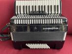 Z.g.a.n. duitse Silvetta accordeon . 72 bas . Licht ., 72-bas, Met koffer, Zo goed als nieuw, Hohner