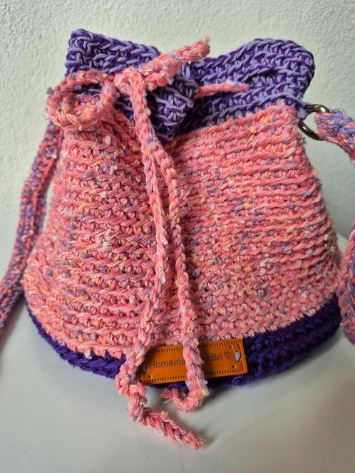 Zelfgehaakt schoudertasje roze/paars, Sieraden, Tassen en Uiterlijk, Tassen | Schoudertassen, Nieuw, Roze, Ophalen of Verzenden