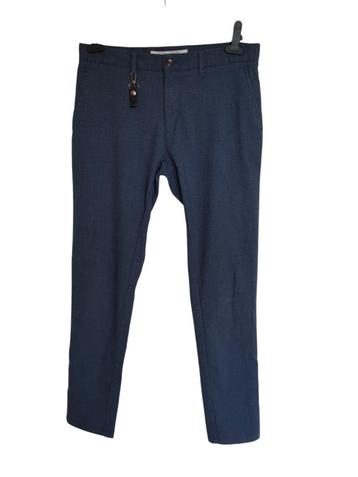 Mooie blauwe ZARA MAN stretch pantalon maat 40/31. ZGAN!  beschikbaar voor biedingen