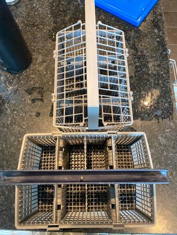 Bestekmandjes vaatwasser beschikbaar voor biedingen