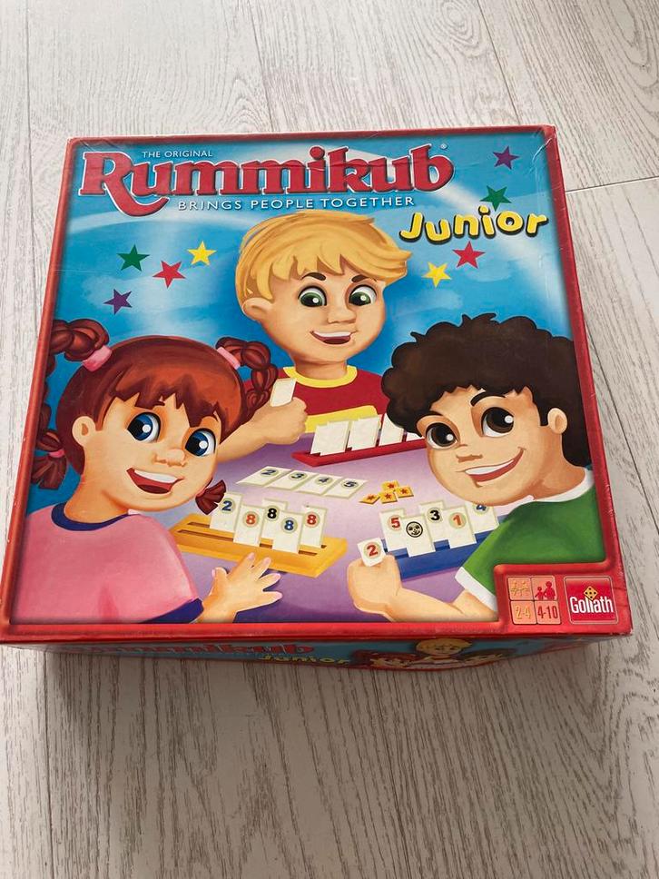 Rummikub Junior - Leuk familiespel!, Hobby en Vrije tijd, Gezelschapsspellen | Overige, Zo goed als nieuw, Een of twee spelers
