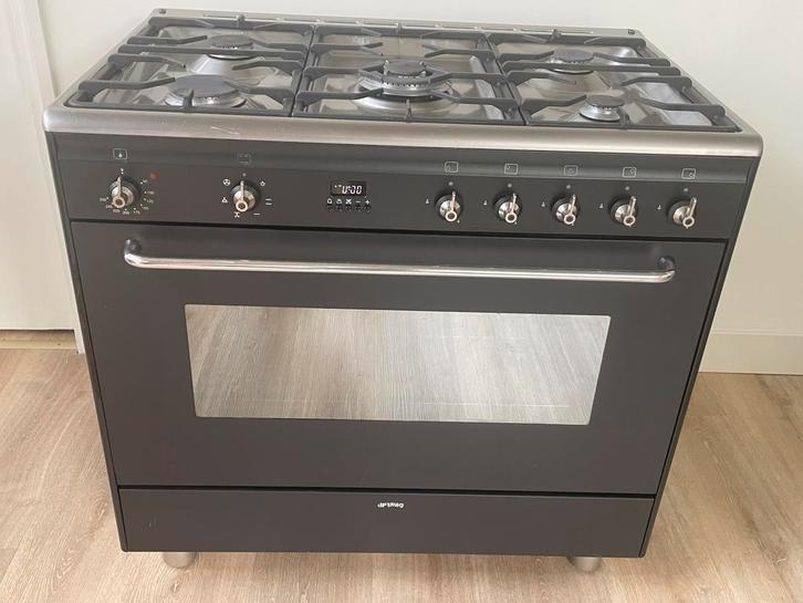 Smeg fornuis 5 pits electrische heteluchtoven 90 cm zwart, Witgoed en Apparatuur, Fornuizen, Gebruikt, Vrijstaand, Gas, 5 kookzones of meer