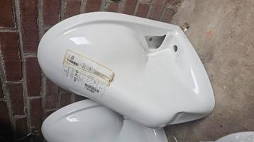 Villeroy & Boch Omnia Classic  hang wc 2 x beschikbaar voor biedingen