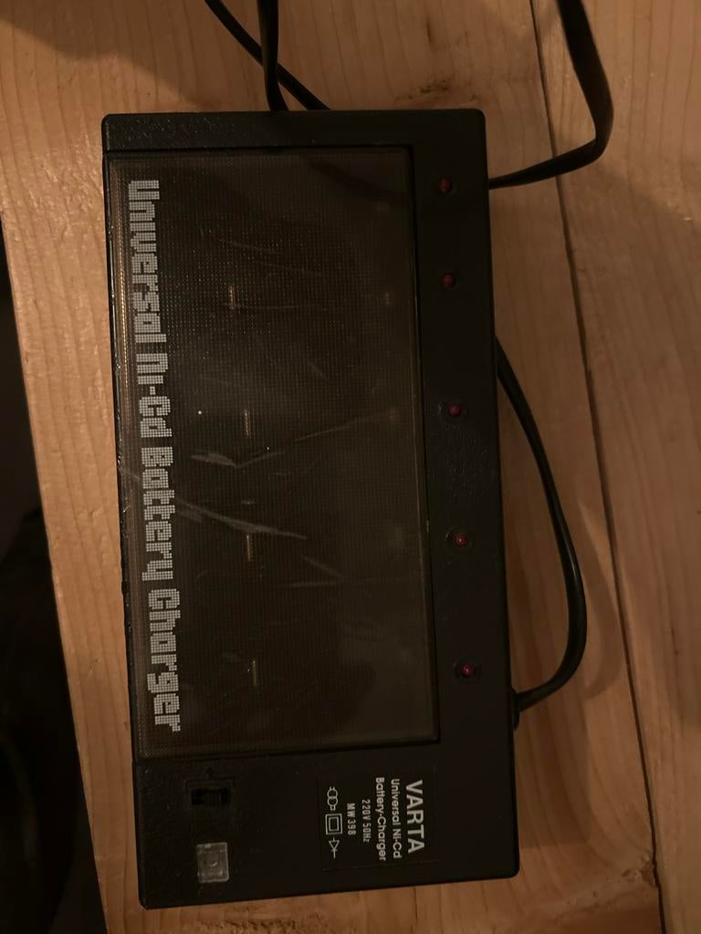 Varta Universele batterij Lader - Gebruikt, Ophalen of Verzenden, Gebruikt, Dvd-speler, Overige merken