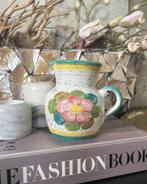 Kruik vaas flowers handmade vintage, Huis en Inrichting, Woonaccessoires | Vazen, Overige kleuren, Aardewerk of Porselein, Ophalen of Verzenden