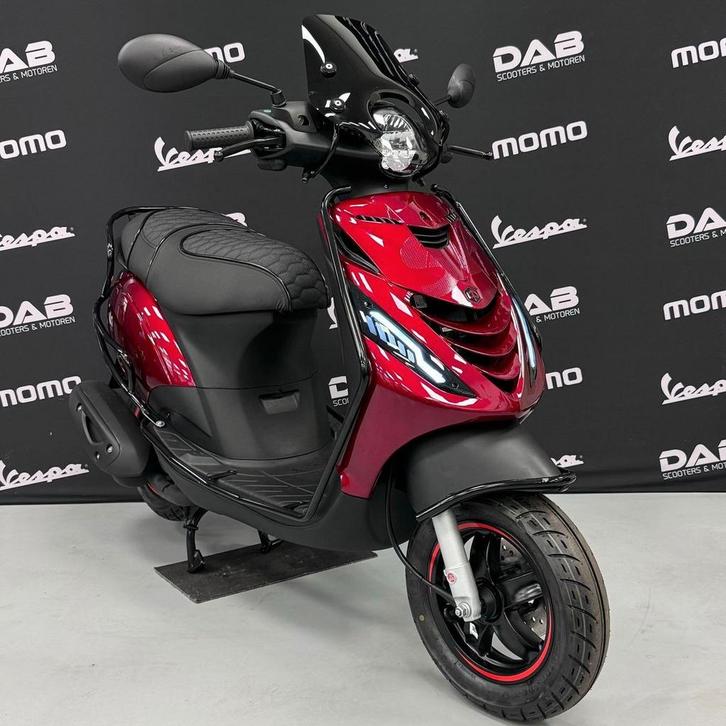 Piaggio Zip en Zip SP Custom gloednieuw DIRECT uit voorraad!, Fietsen en Brommers, Scooters | Piaggio