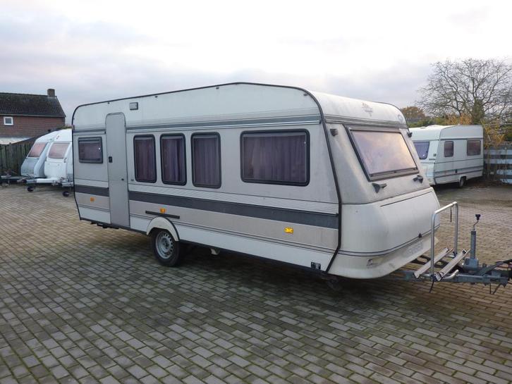 Hobby Classic 520 TQM + Voortent + Fietsendrager, Caravans en Kamperen, Caravans, Bedrijf, tot en met 4, Rondzit, Hobby, Dwarsbed