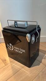 Leuke kleine koelbox met bier opener, Caravans en Kamperen, Koelboxen, Ophalen of Verzenden, Zo goed als nieuw, Koelelement
