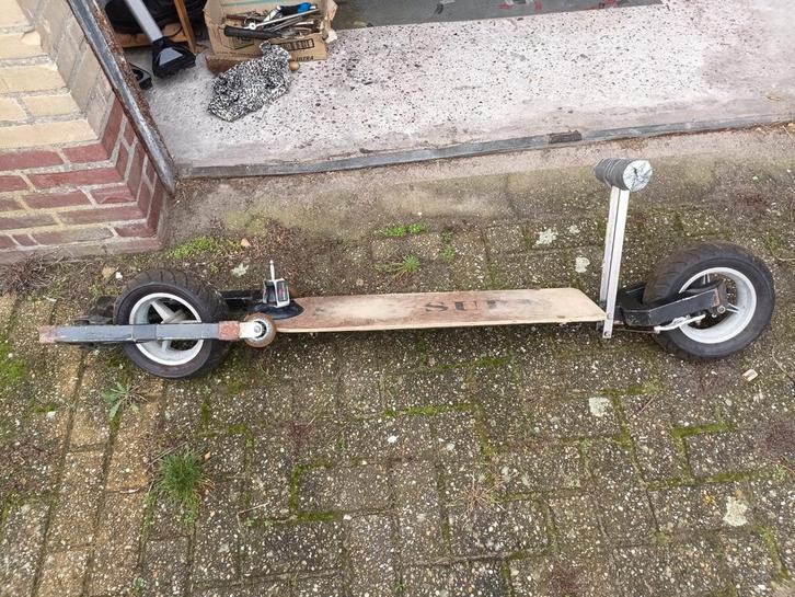 Landsurfer met twee wielen, Watersport en Boten, Windsurfen, Zo goed als nieuw, Minder dan 5 m², Ophalen