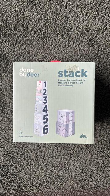 Done by deer stapelblokken beschikbaar voor biedingen
