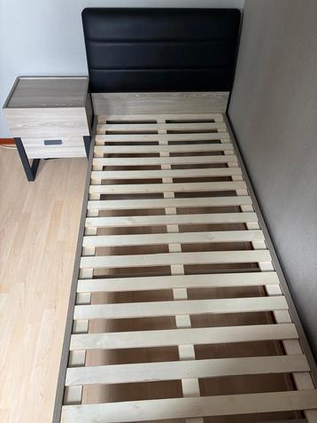 Te koop eenpersoons bed  beschikbaar voor biedingen