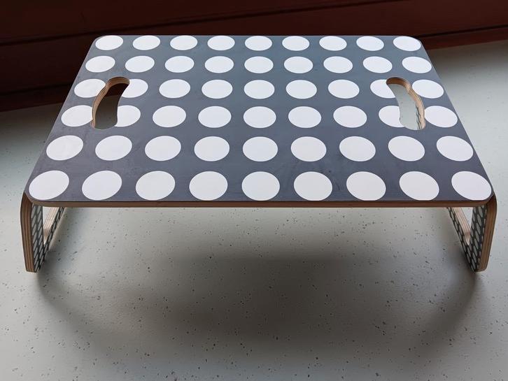 Ikea Bräda laptop standaard, Computers en Software, Laptopstandaarden, Zo goed als nieuw, Ophalen of Verzenden