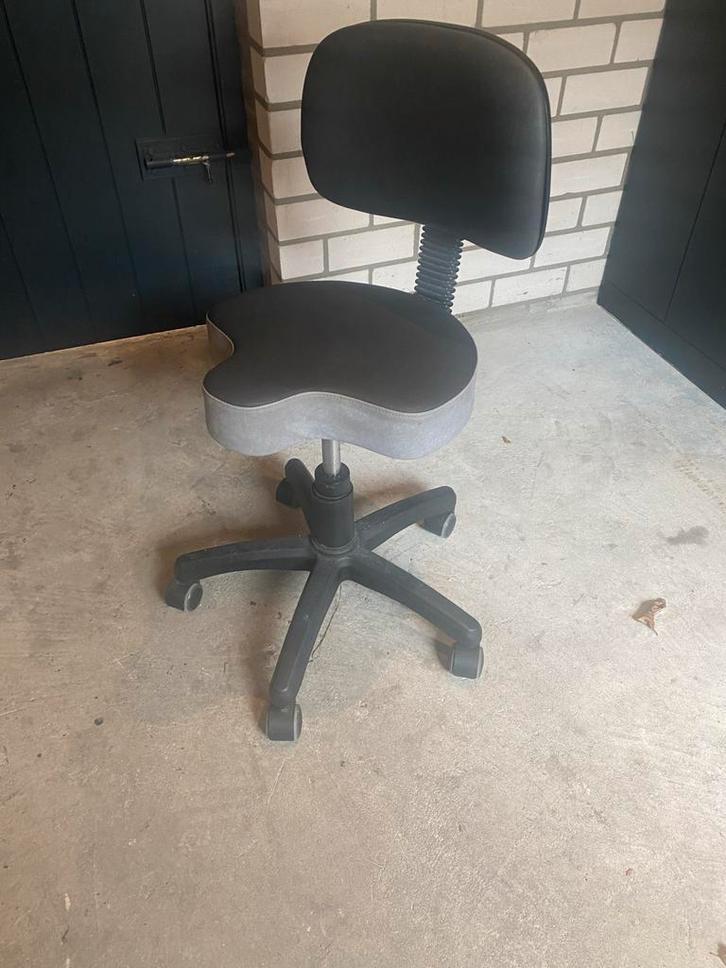 Pedicurestoel - Verstelbaar & Goede Staat, Huis en Inrichting, Bureaustoelen, Gebruikt, Bureaukruk, Grijs, Ergonomisch, Ophalen