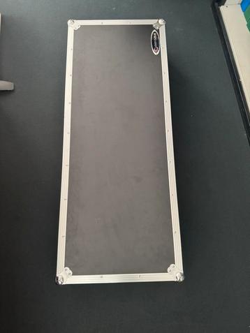 Flightcase 2x pioneer 2000 en 19” beschikbaar voor biedingen