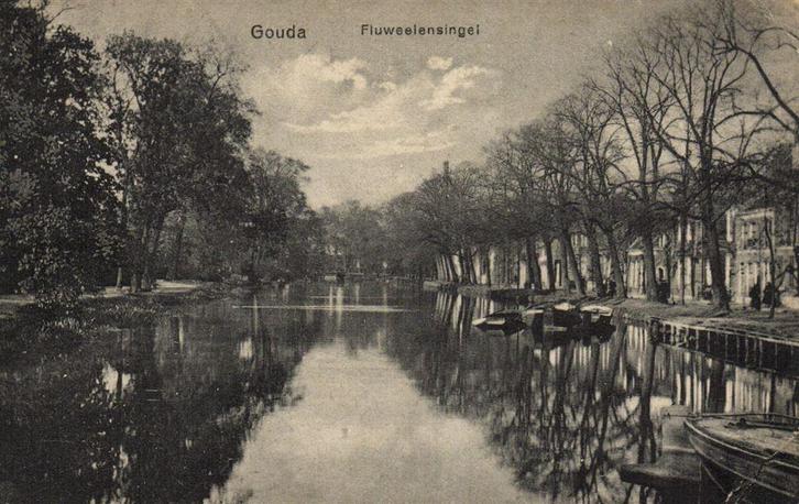 Gouda - Fluweelensingel - volk bootjes - ongelopen, Verzamelen, Ansichtkaarten | Nederland, Ongelopen, Zuid-Holland, Voor 1920