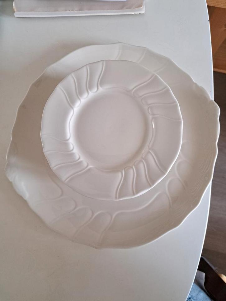 Gebakstel - 12 bordjes + schaal, Huis en Inrichting, Keuken | Servies, Ophalen