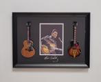Elvis Presley miniatuur gitaren van hout op een lijst deco