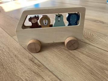 Trixie houten auto met dieren beschikbaar voor biedingen