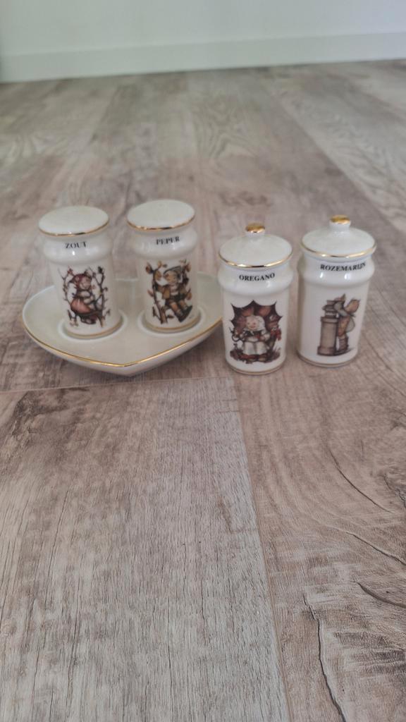 Prachtige originele M.J. Hummel set bestaande uit een peper-, Antiek en Kunst, Antiek | Porselein, Ophalen