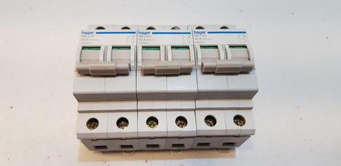 Hager Groepenkast Hoofdschakelaar SB240 40A 2P 250V (3x), Hobby en Vrije tijd, Elektronica-componenten, Gebruikt, Ophalen of Verzenden