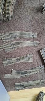 Fleischmann rails, auto's James Bond, miniatuur locs, Hobby en Vrije tijd, Modeltreinen | H0, Gebruikt, Rails, Ophalen of Verzenden