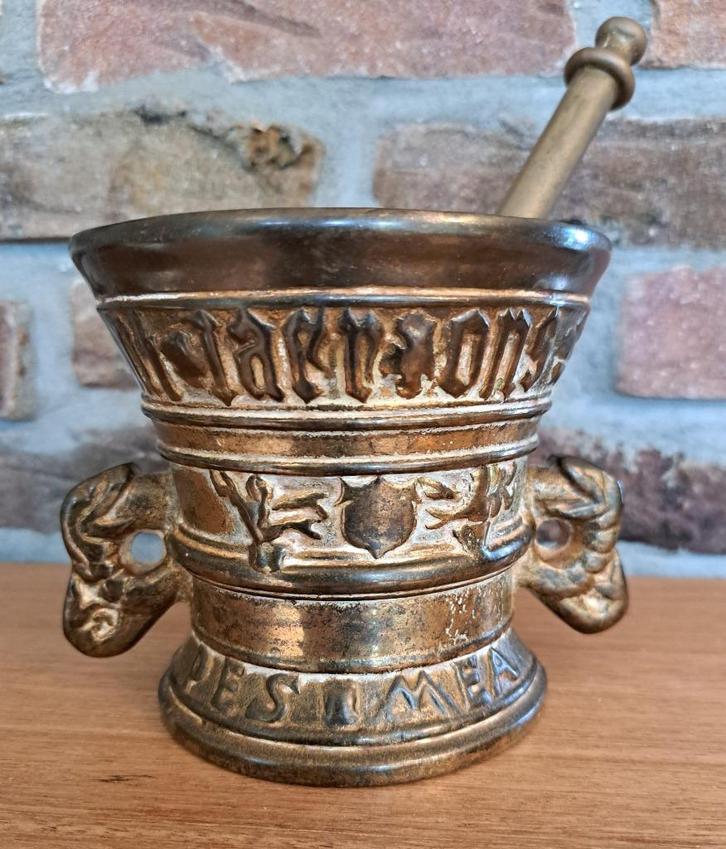 Antieke messing vijzelpot geel koperen vijzel  brons stamper, Antiek en Kunst, Antiek | Keukenbenodigdheden, Verzenden