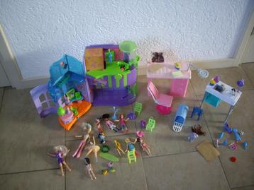 doos barbie spullen voor €8 beschikbaar voor biedingen