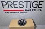 VW Passat B8 3G0 ACC Logo Grille Embleem Ogineel 3G0853601A, -, Voor, Nieuw, Ophalen of Verzenden
