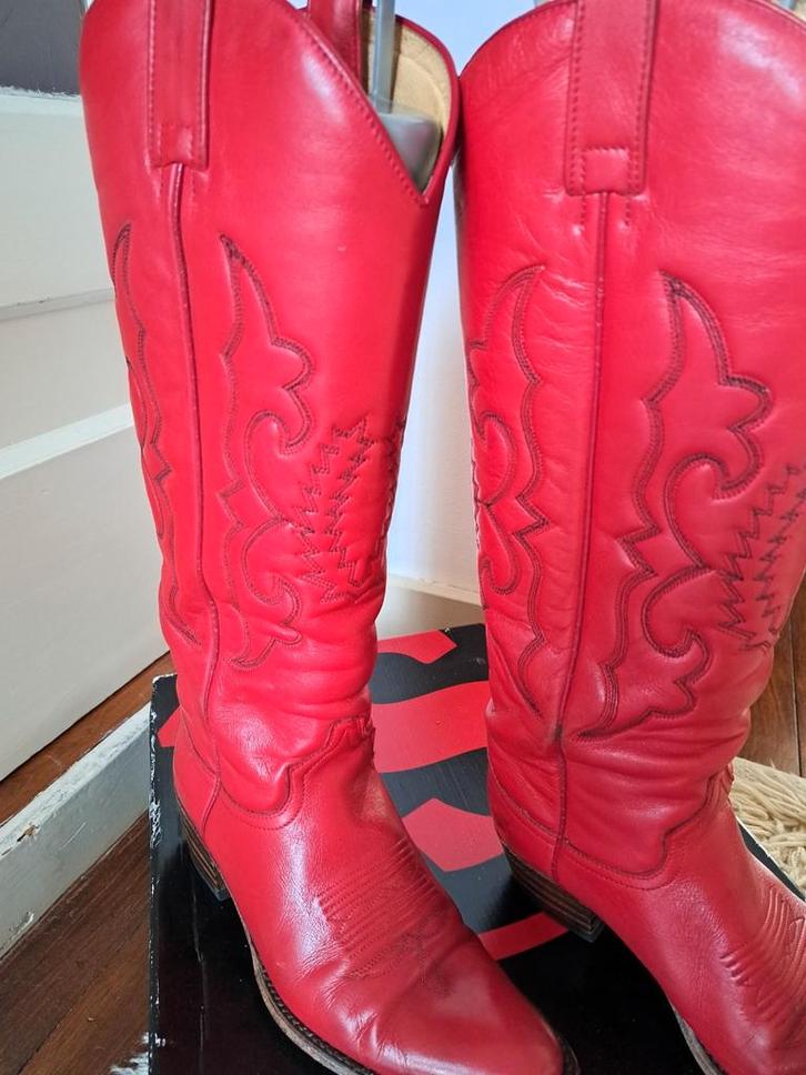 Rode Sendra Laarzen - Maat 37, zie foto's, Kleding | Dames, Schoenen, Zo goed als nieuw, Hoge laarzen, Rood, Ophalen of Verzenden