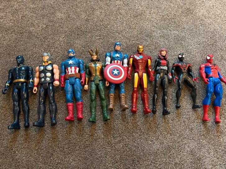 Superhelden actiefiguren poppen, Kinderen en Baby's, Speelgoed | Actiefiguren, Zo goed als nieuw, Ophalen