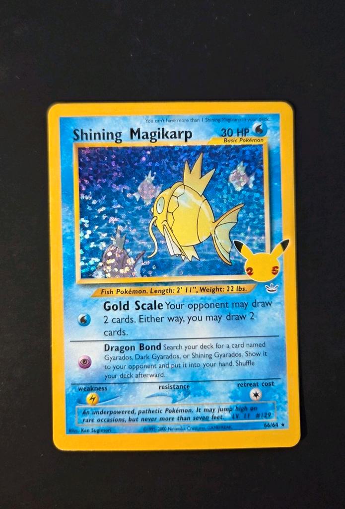 Shining Magikarp 66/64 Pokemon Celebrations holo, Hobby en Vrije tijd, Verzamelkaartspellen | Pokémon, Zo goed als nieuw, Booster
