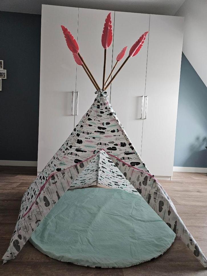 Geweldige tipitent met speelkleed, Kinderen en Baby's, Speelgoed | Speeltenten, Gebruikt, Ophalen
